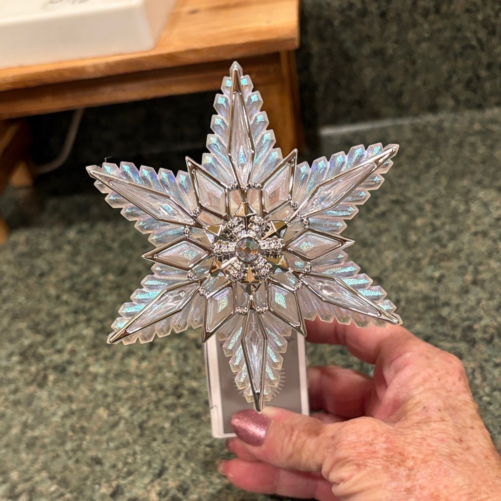 White Barn Silver and Blue Star Iredescent Plugin with a 24 hour light